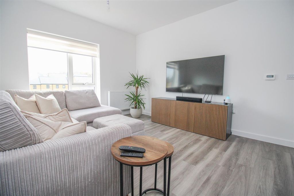 Additional image 8 of 2 bed flat for saleDealings Road, Newhall, Harlow CM17