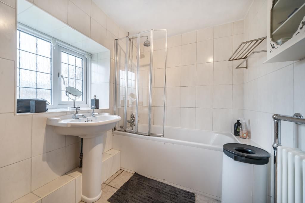 Property photo 3 of 12 Bathroom