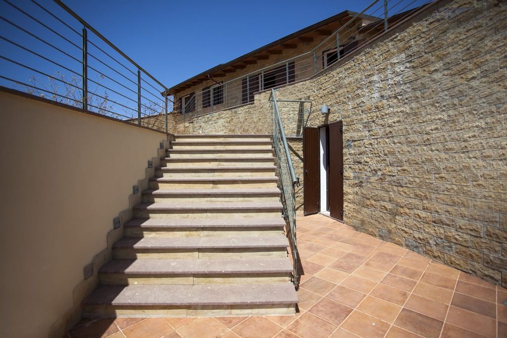 Property photo 2 of 33