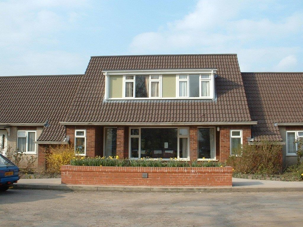 Property photo 1 of 2