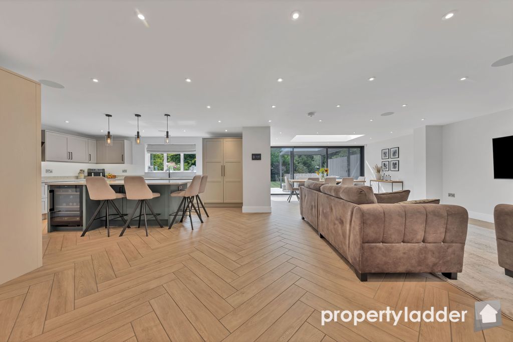 Property photo 3 of 52 Pl-30