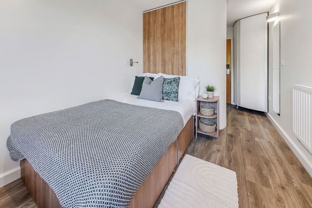 Property photo 3 of 8 Bedroom