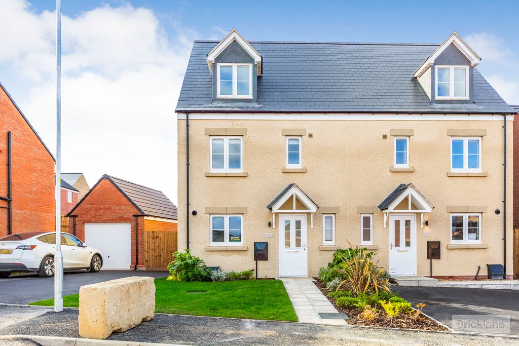 Property photo 1 of 13 Front