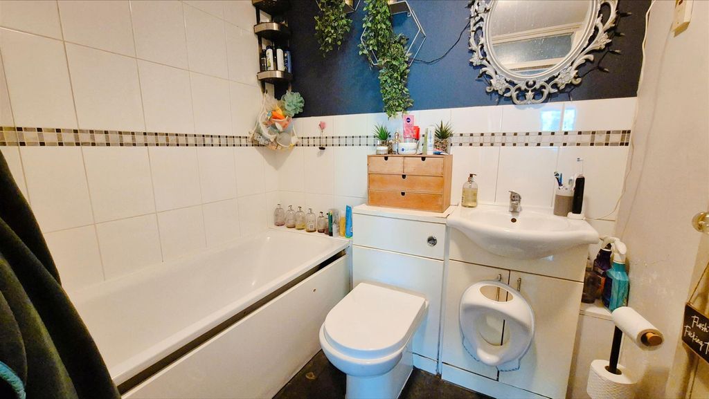 Property photo 2 of 4 Polish_20250826_162019466.Jpg