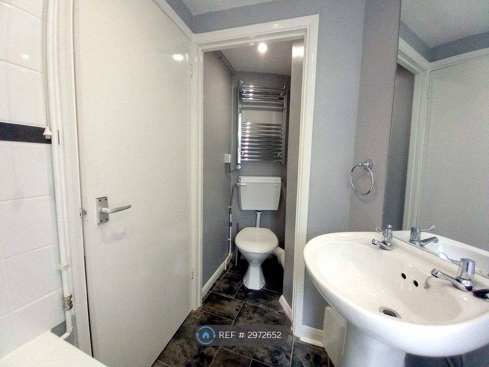 Property photo 2 of 12 Bathroom