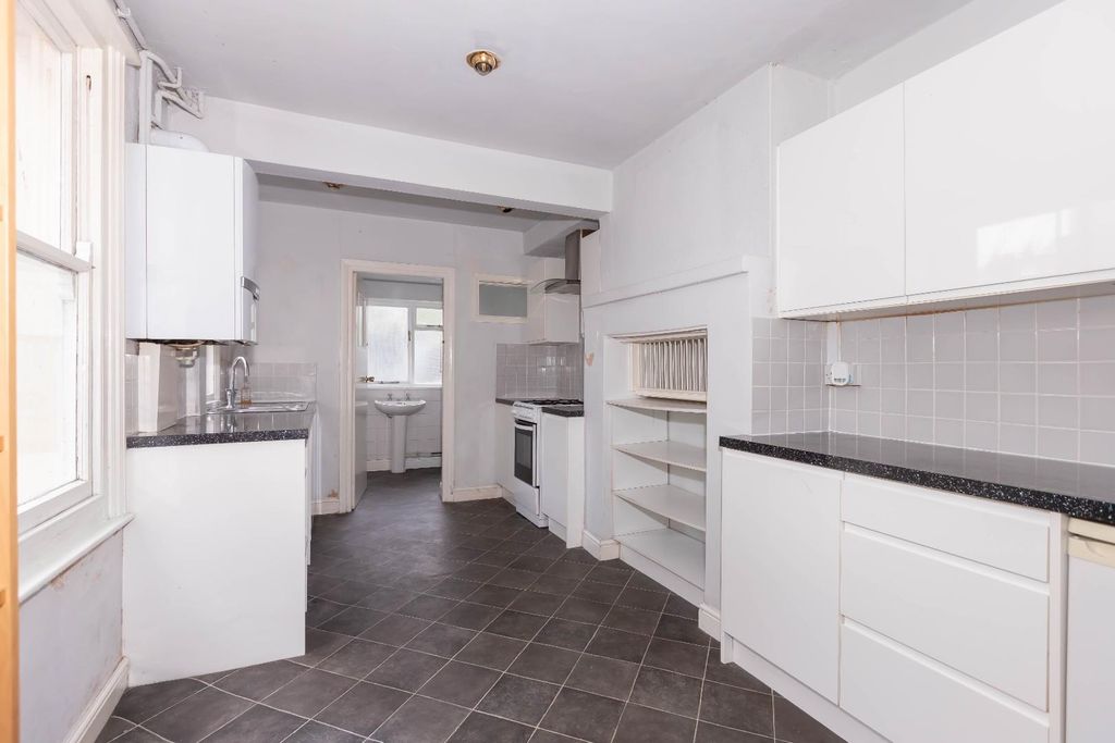 Property photo 3 of 15 Sackville Rd_19.Jpg