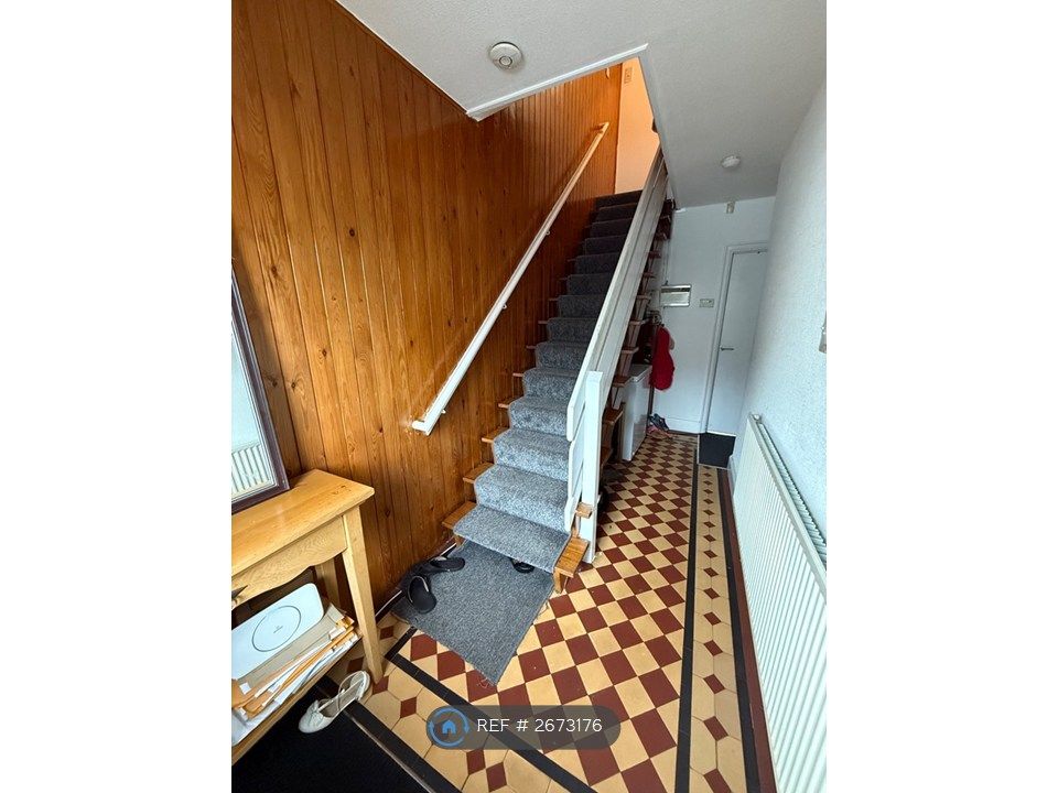 Property photo 3 of 35 Entrance