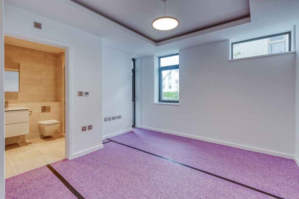 Additional image 16 of 2 bed flat for sale2 Elizabeth House - The Waves, Grouville JE3