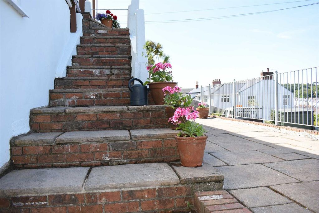 Property photo 3 of 24