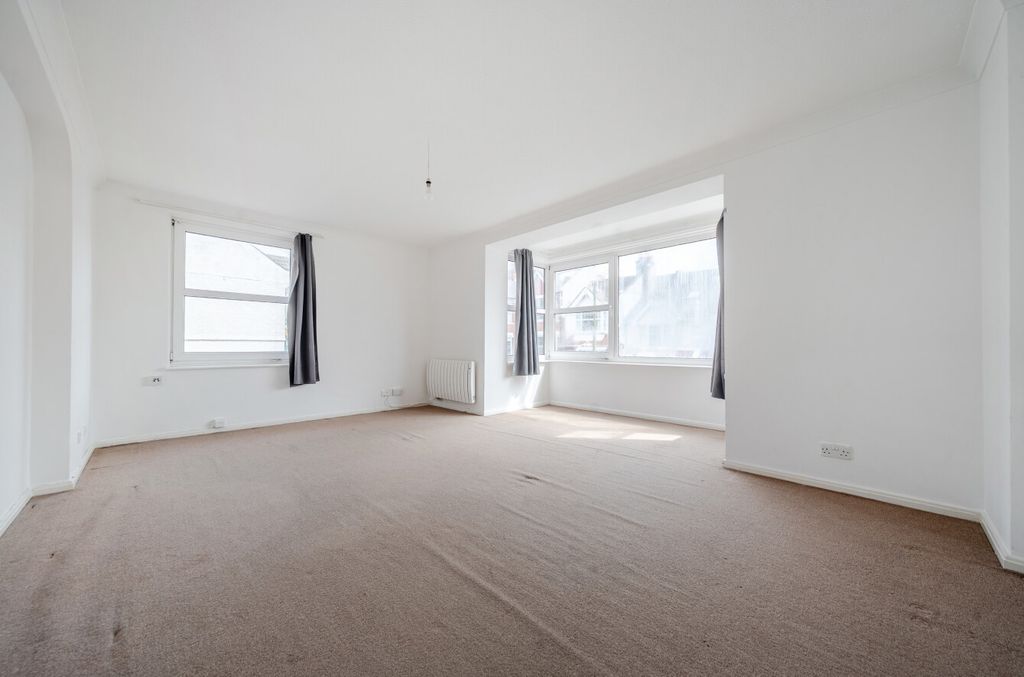 Property photo 2 of 11 1446110-1-69Dbcda...