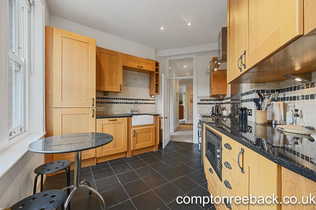 Property photo 2 of 12 Kitchen