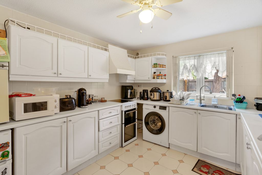 Property photo 2 of 12 Picture No. 02