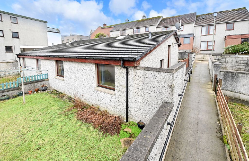 Property photo 2 of 26