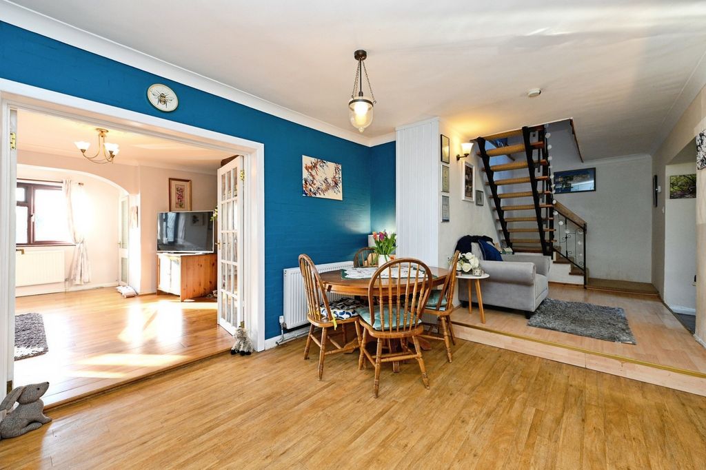 Property photo 3 of 19 Pbox-Img.Jpg