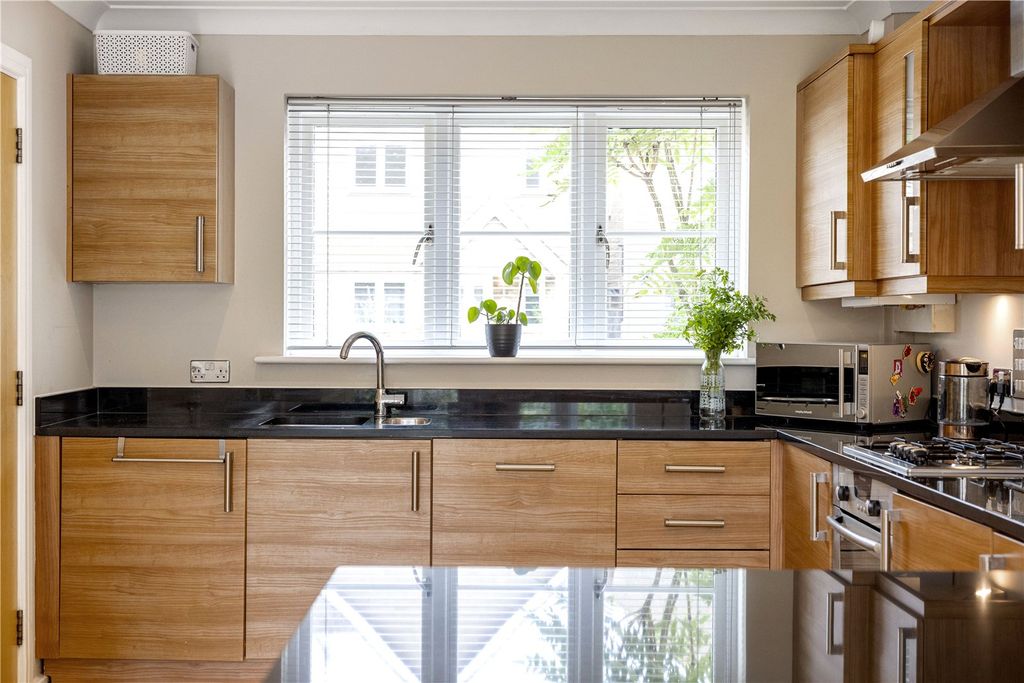 Property photo 2 of 24 Picture No. 23