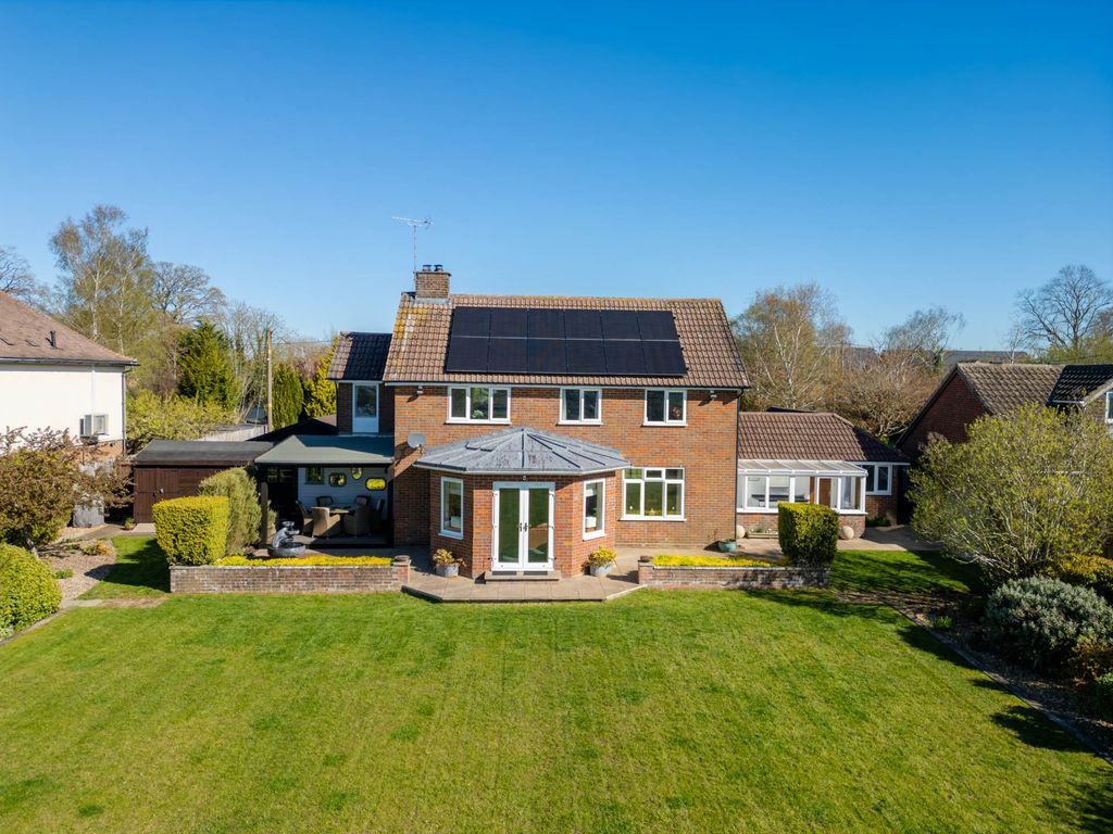 Property photo 2 of 28