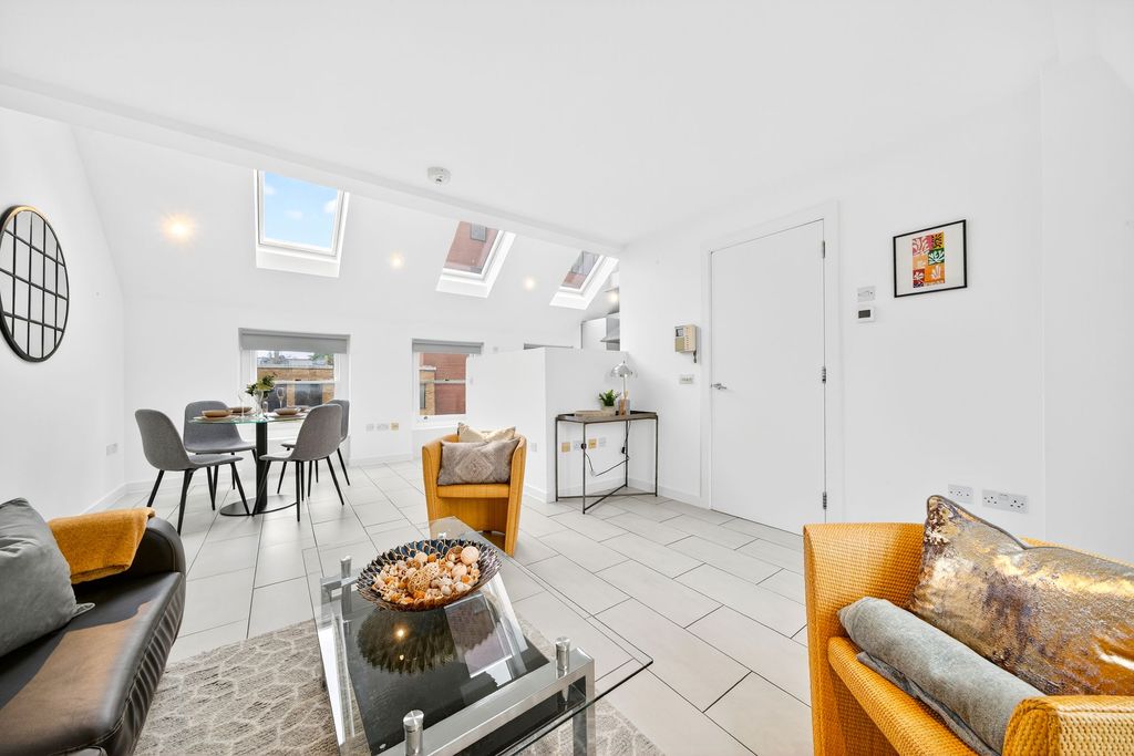 Property photo 1 of 24