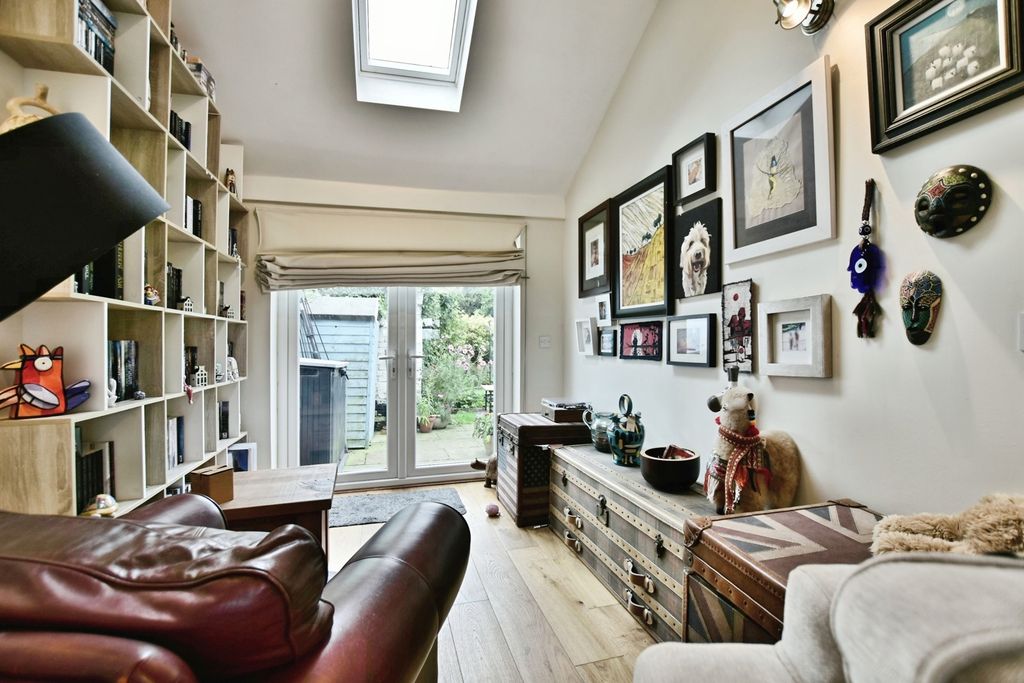 Property photo 3 of 23 Pbox-Img.Jpg