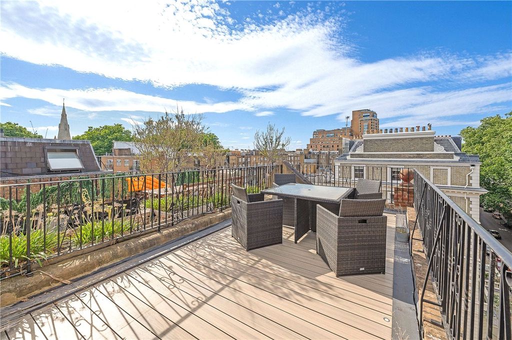 Property photo 2 of 19 Terrace