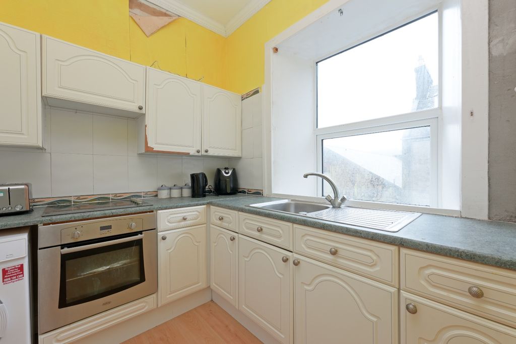 Additional image 10 of 3 bed flat for saleMain Street, Argyll And Bute, Campbeltown PA28