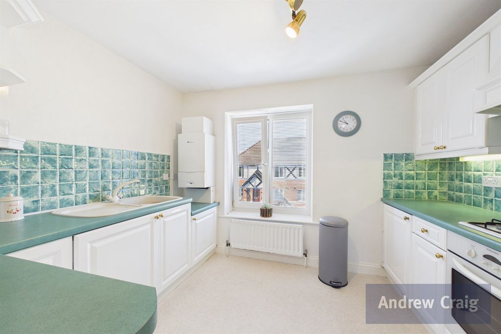 Property photo 3 of 9 Kitchen