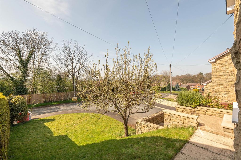 Property photo 2 of 42 07 - 4 Park Rise Wf10 4Ja.Jpg