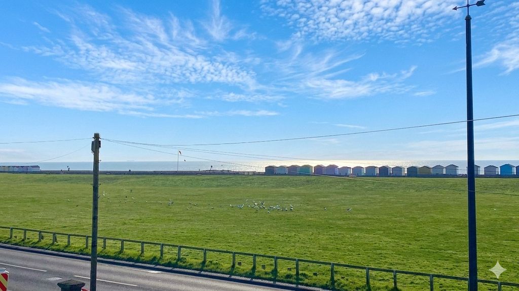 Property photo 2 of 15 Picture No. 23