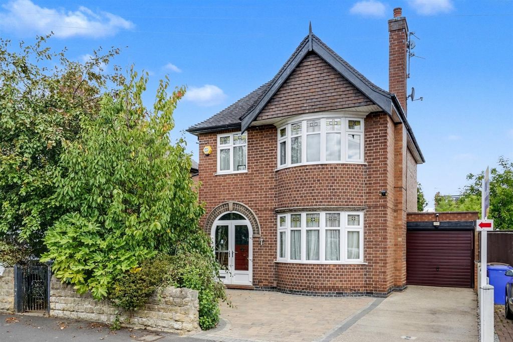Property photo 1 of 28