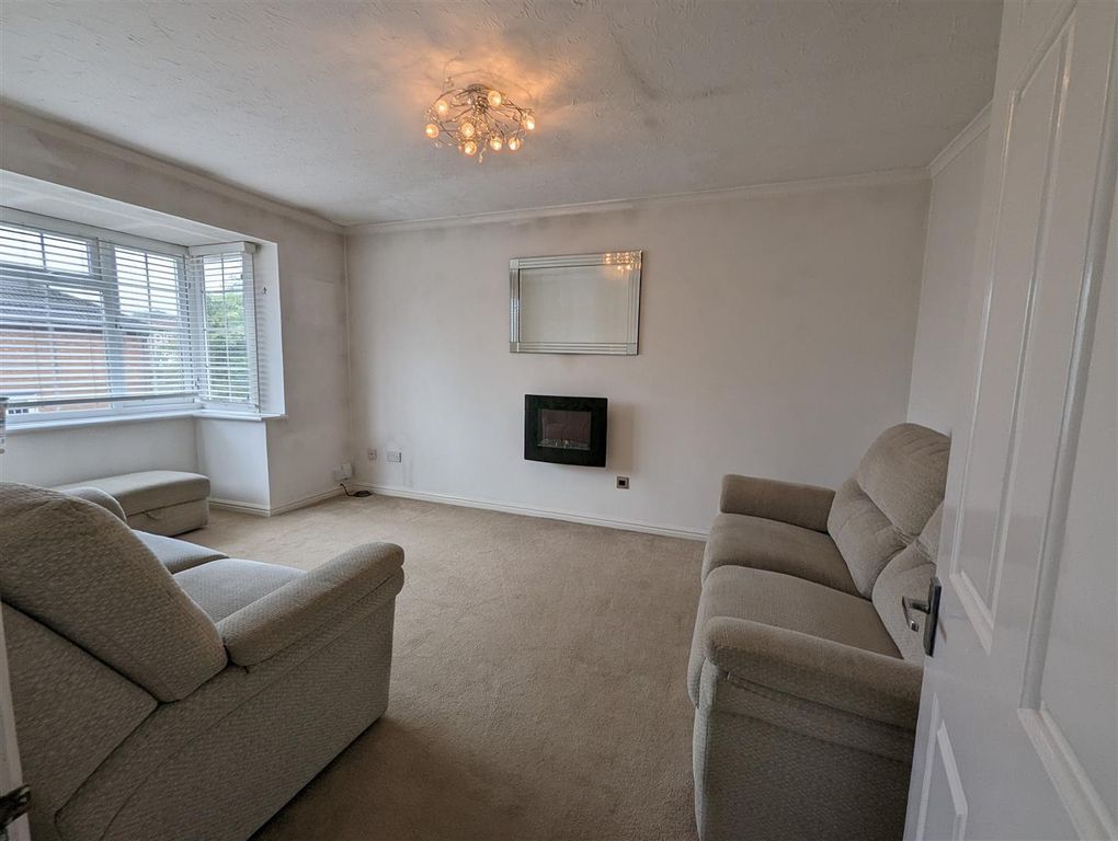 Property photo 2 of 7 Lounge