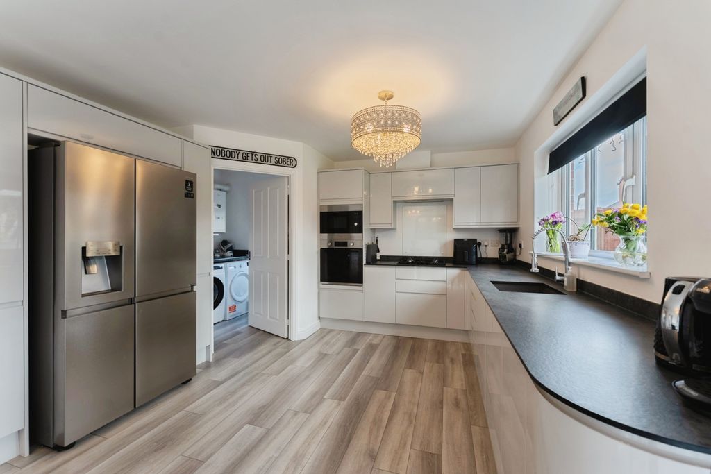 Property photo 3 of 20 Pbox-Img.Jpg