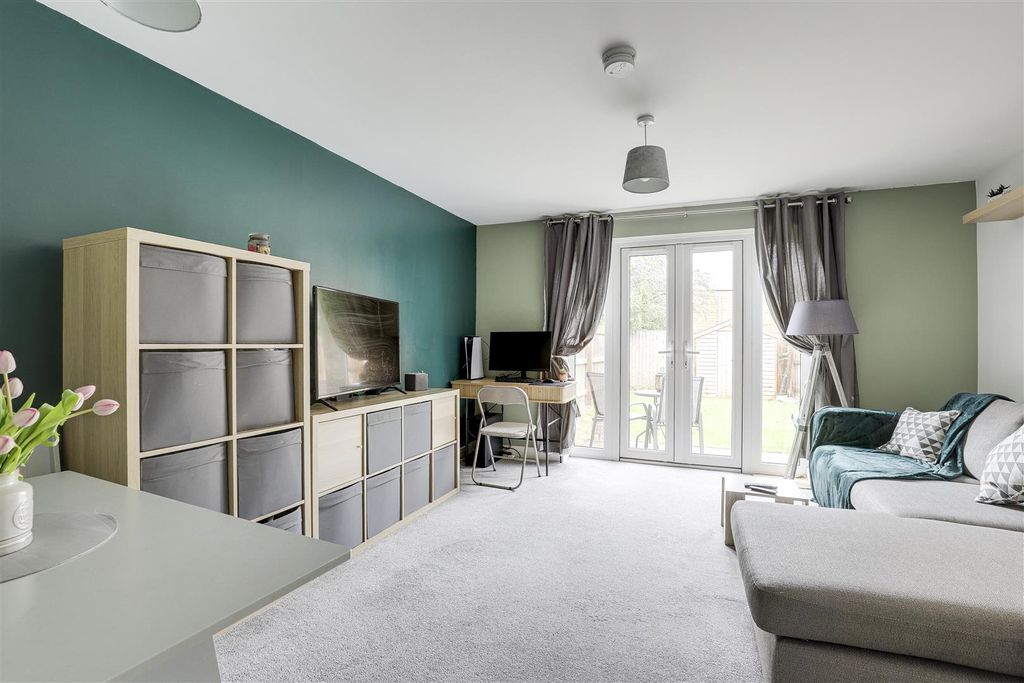 Property photo 3 of 12 7584.Jpg