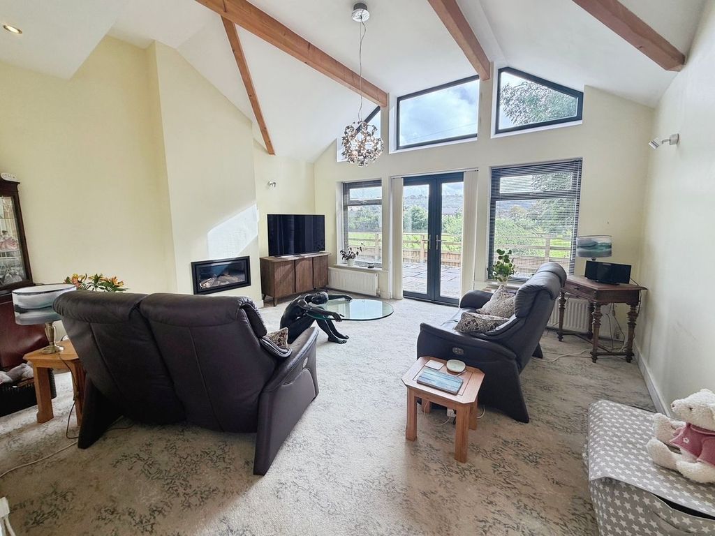 Property photo 3 of 27