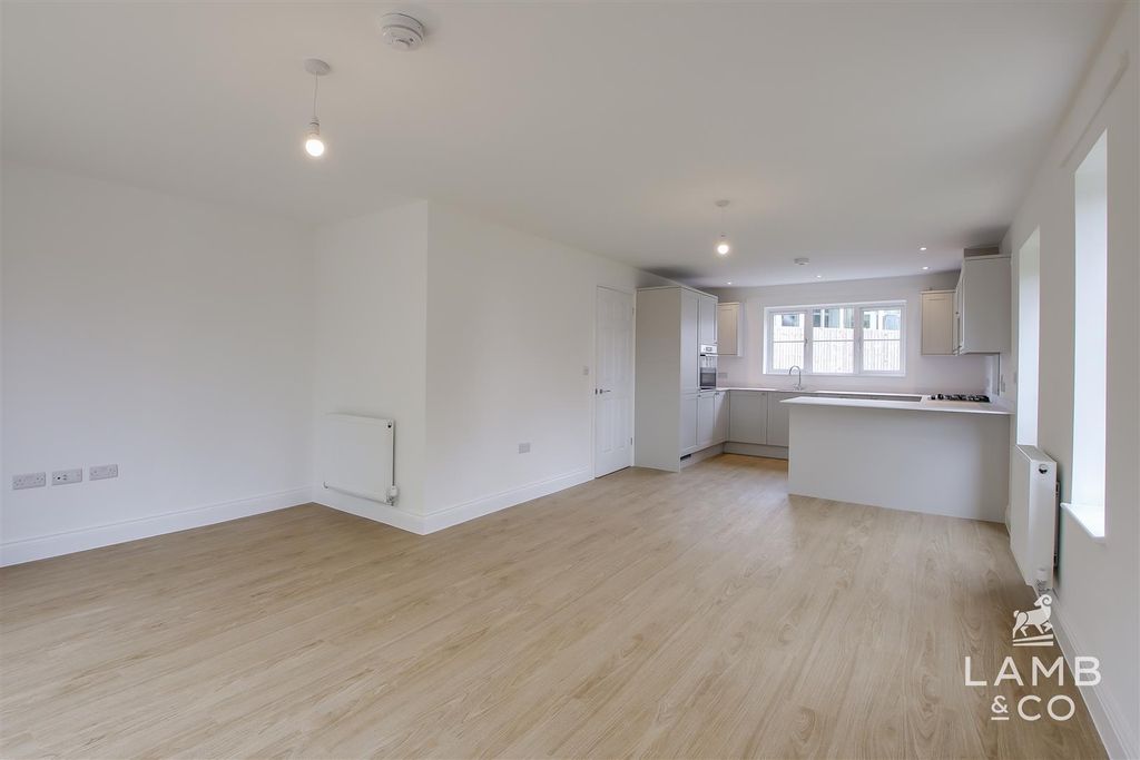 Property photo 3 of 21