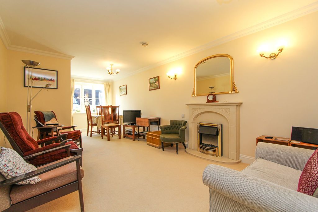 Property photo 2 of 28