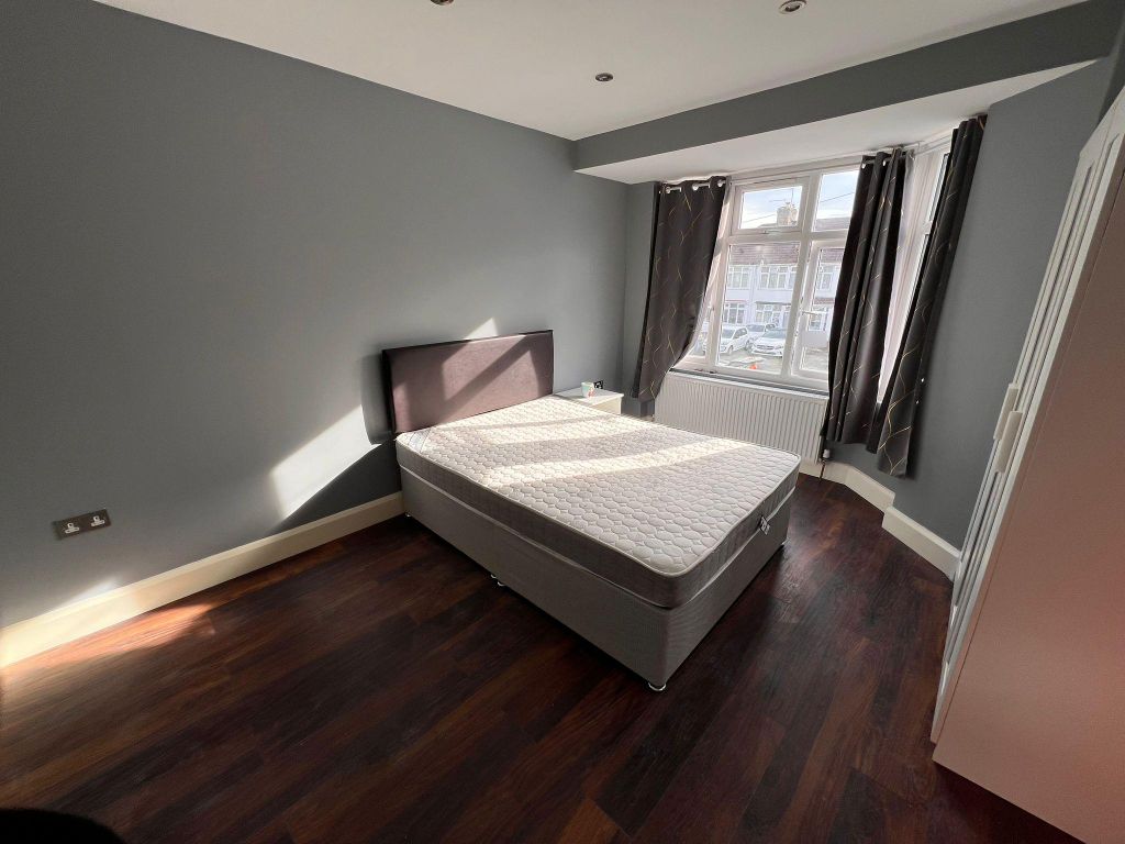 Property photo 1 of 7 Photo 0