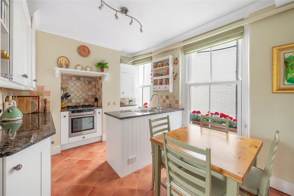 Property photo 2 of 12 Picture No. 17