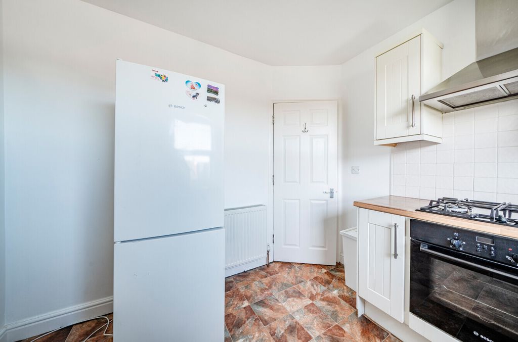 Additional image 10 of 3 bed maisonette for saleThirsk Road, Mitcham CR4
