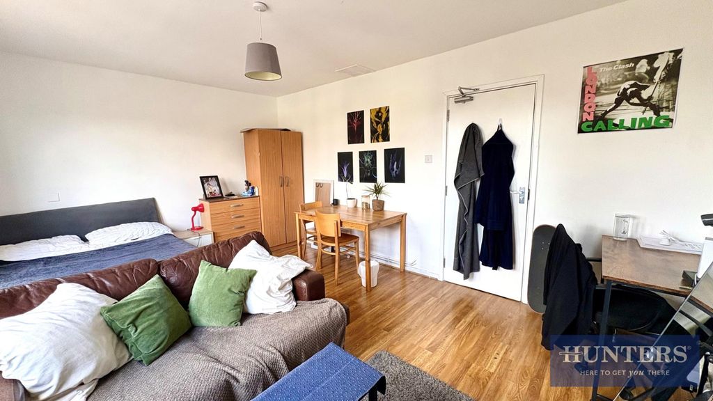 Property photo 3 of 13 Bedroom 1 Pt.2.Png
