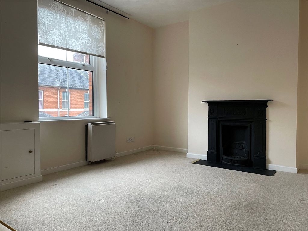 Property photo 2 of 6 Picture No. 12
