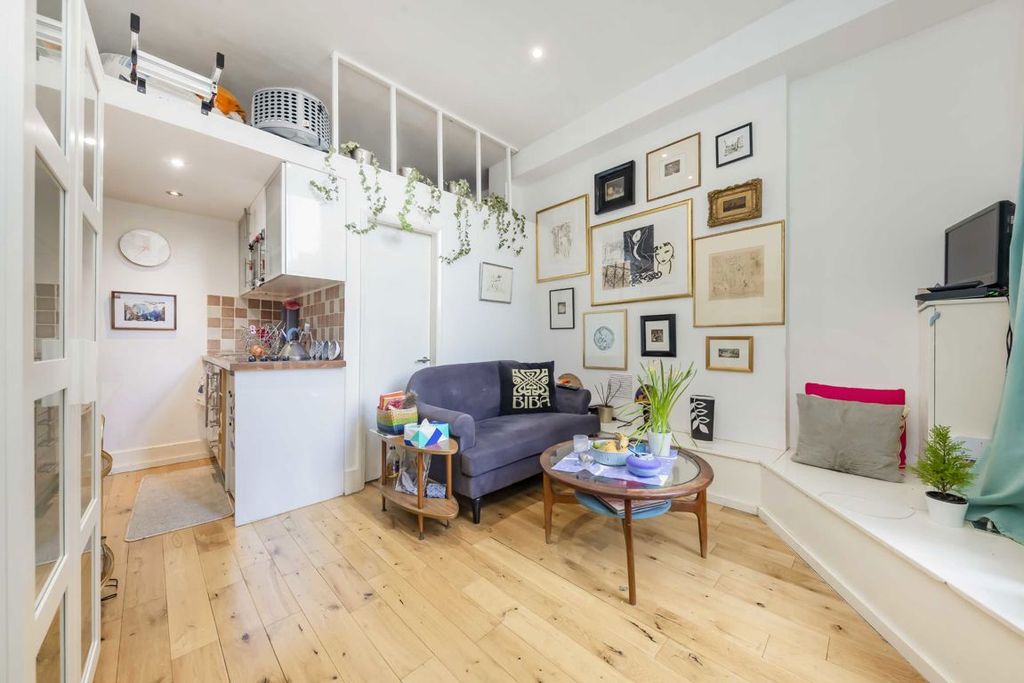 Property photo 3 of 5