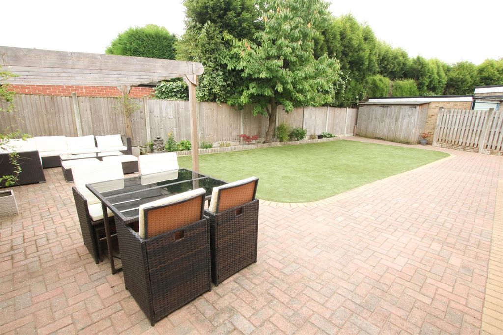 Property photo 2 of 24 Rear Garden