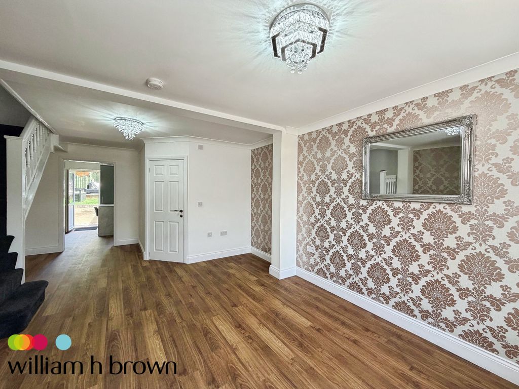 Property photo 3 of 20 Dining Room