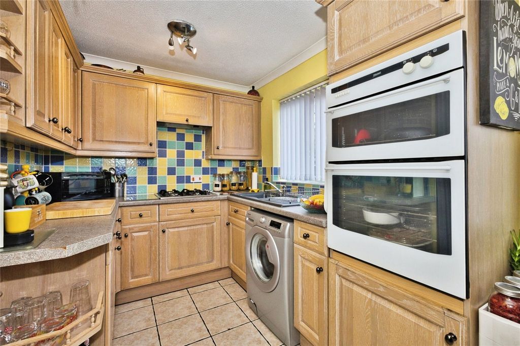 Property photo 3 of 14 Kitchen