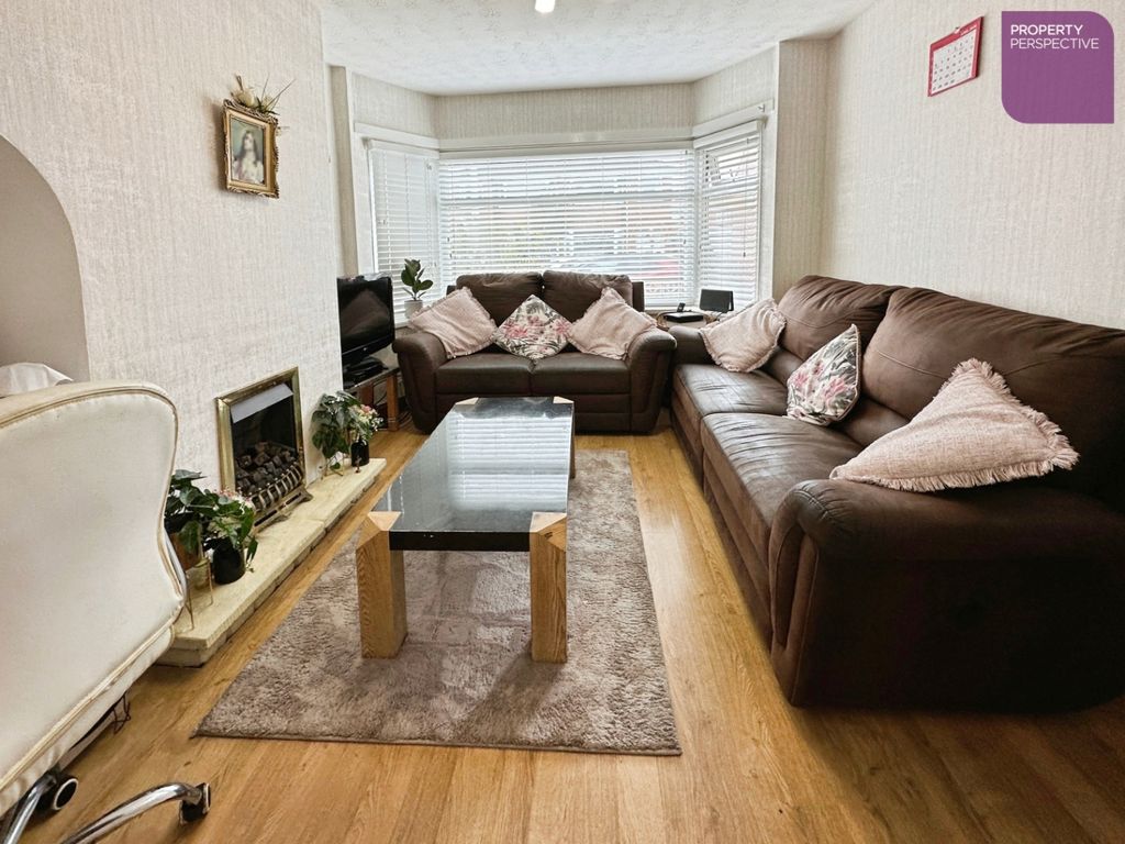 Property photo 3 of 12 Pbox-Img.Jpg