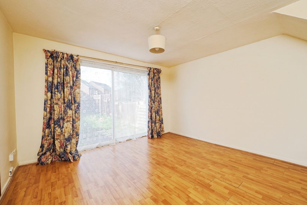 Property photo 3 of 18 Pbox-Img.Jpg