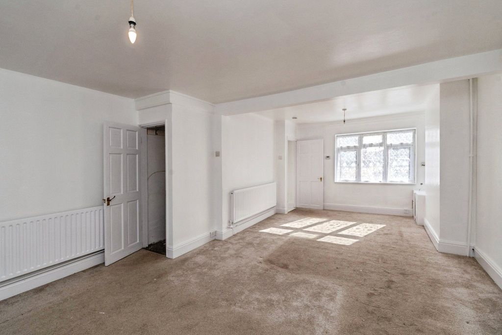 Property photo 3 of 19 Pbox-Img.Jpg
