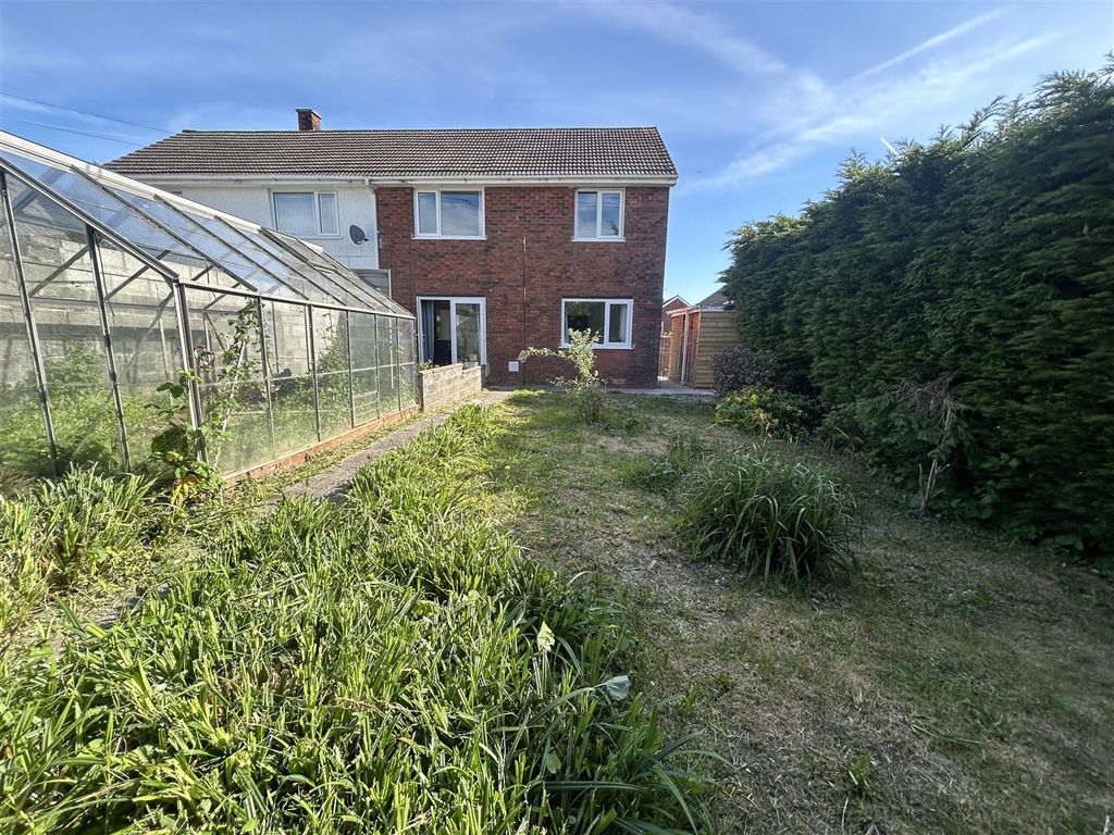 Property photo 2 of 17 Externally