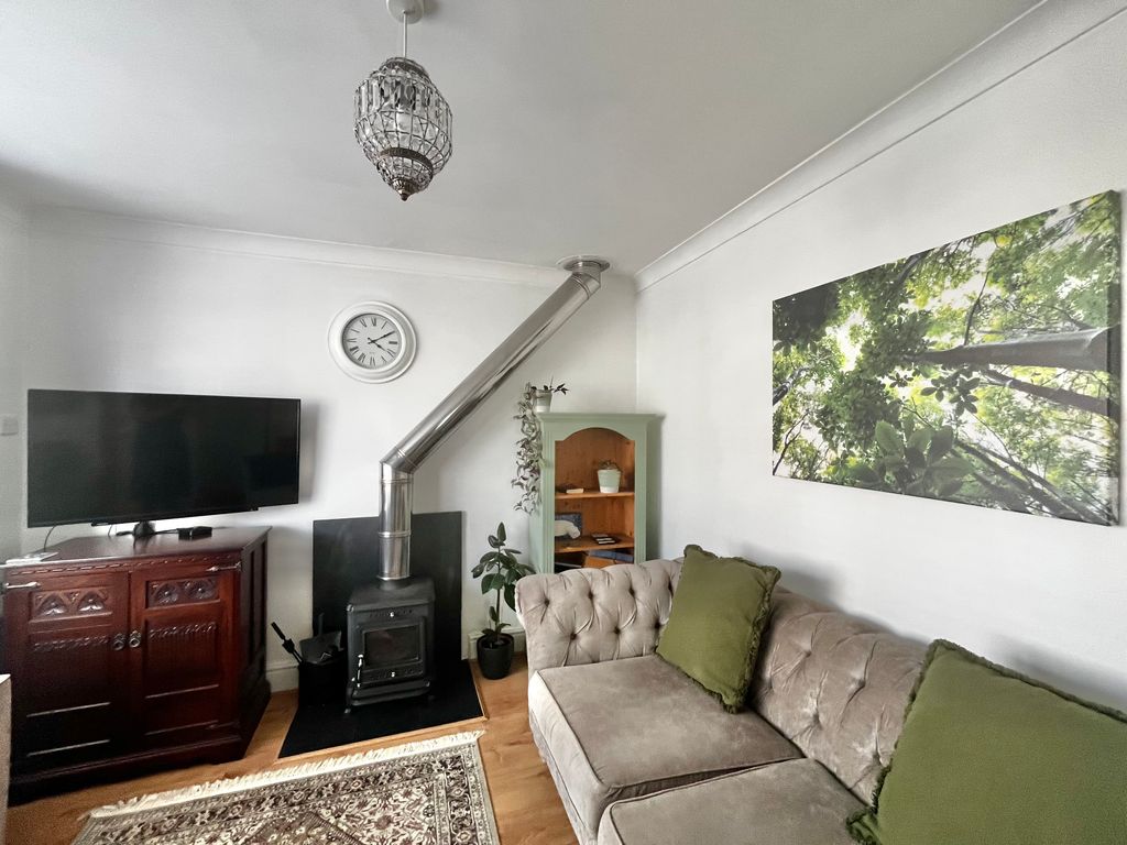 Property photo 3 of 32