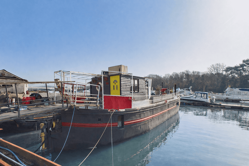 Property photo 1 of 12 2 Bedroom Property For Sale