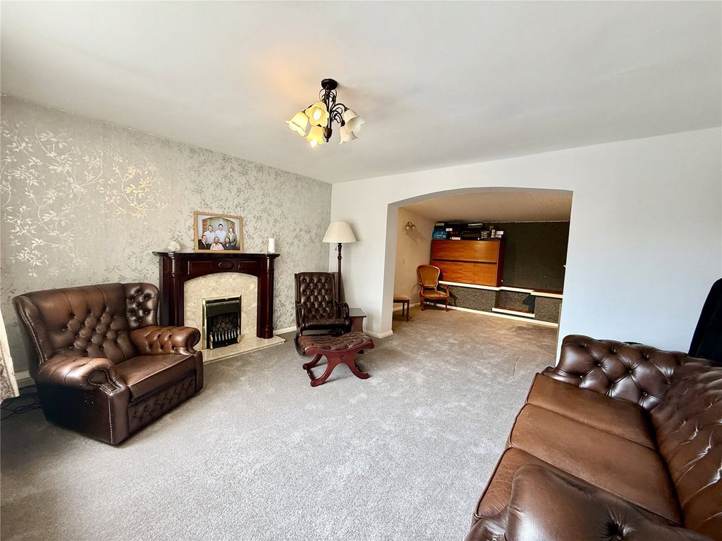 Property photo 2 of 17 Picture No. 28